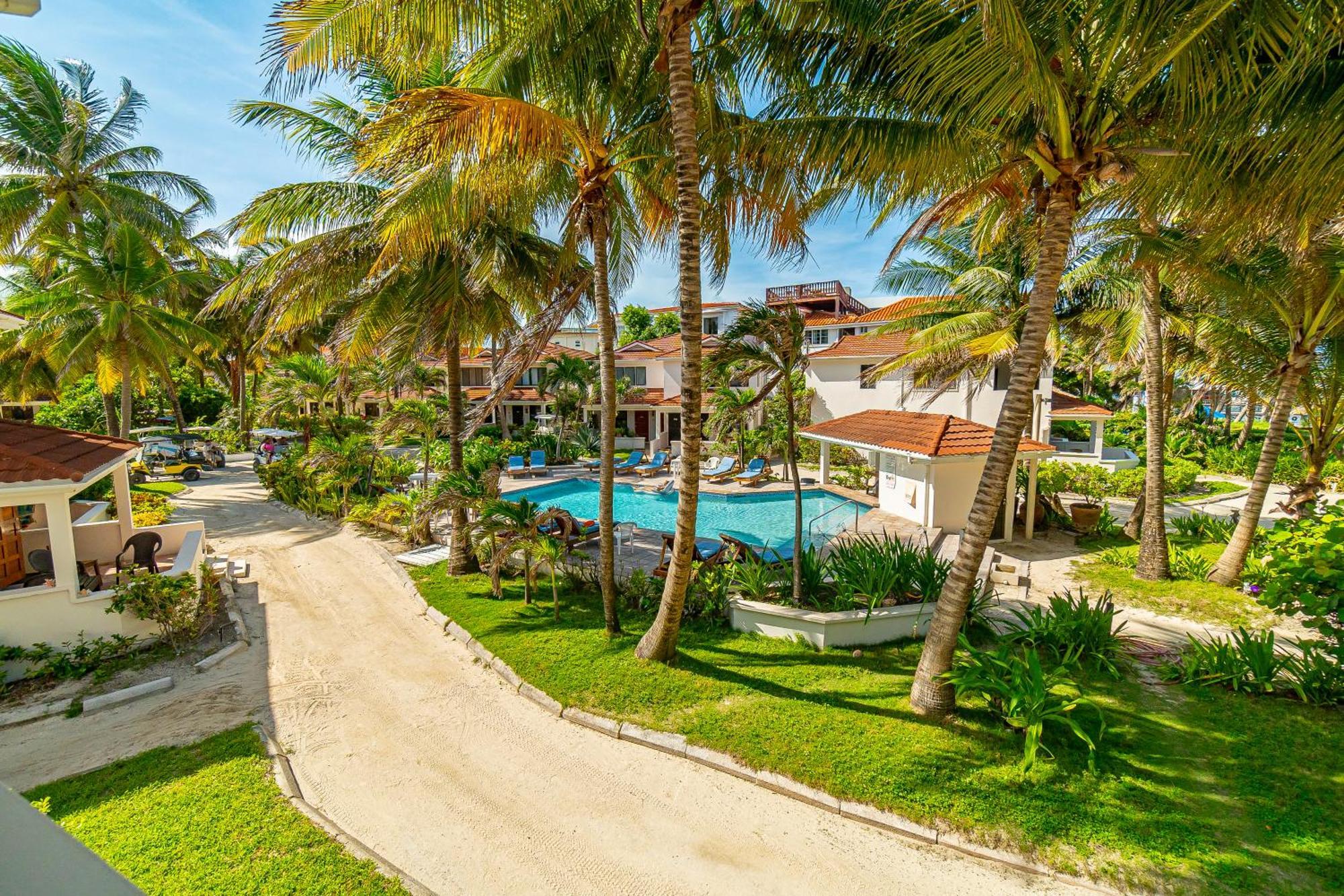 Tradewinds Paradise Villas San Pedro  Exterior photo