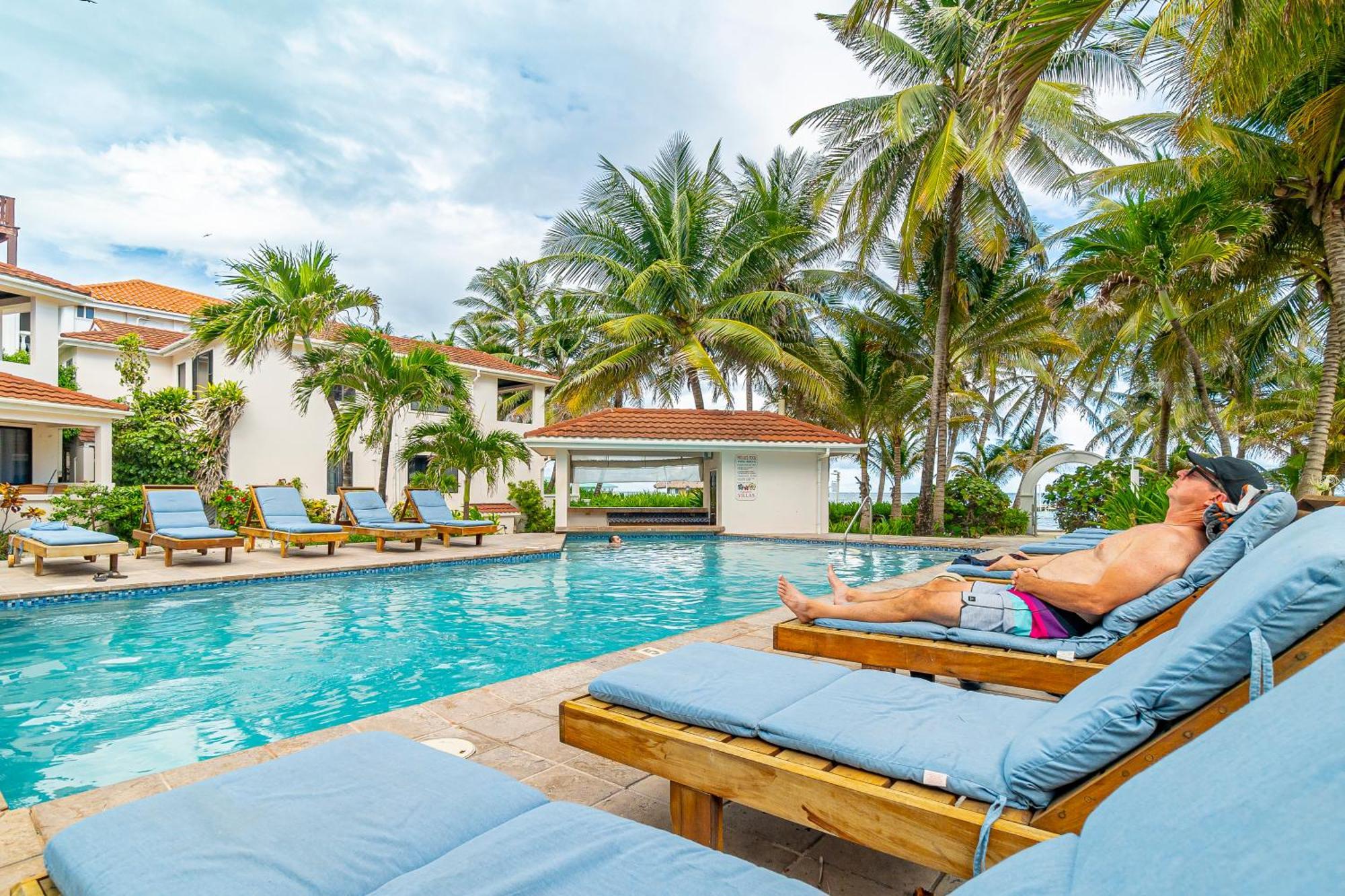 Tradewinds Paradise Villas San Pedro  Exterior photo