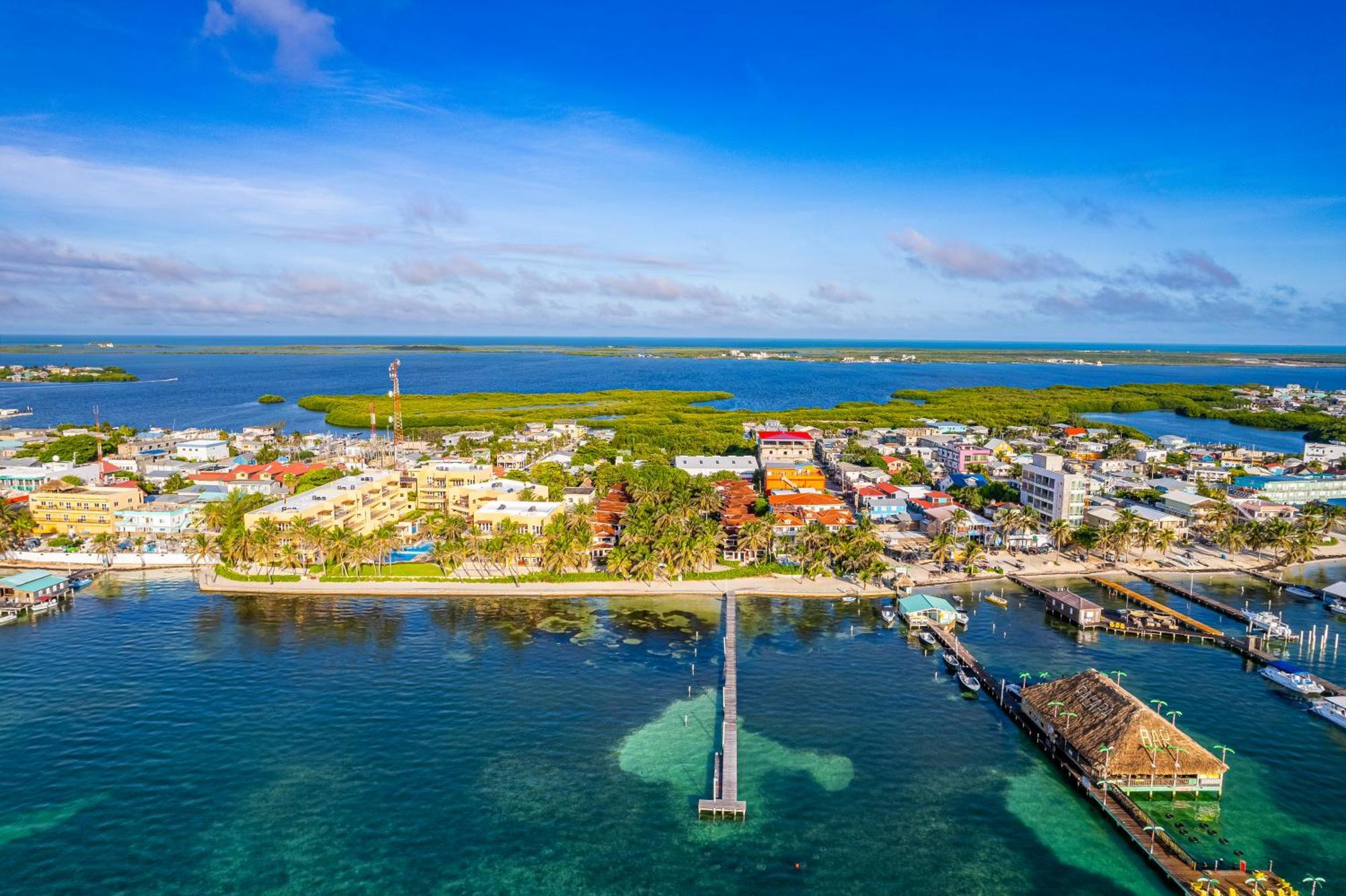 Tradewinds Paradise Villas San Pedro  Exterior photo